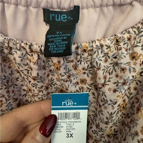 0224-3 Rue 21 Off the Shoulder Ditsy Floral Dress - Picture 2 of 3